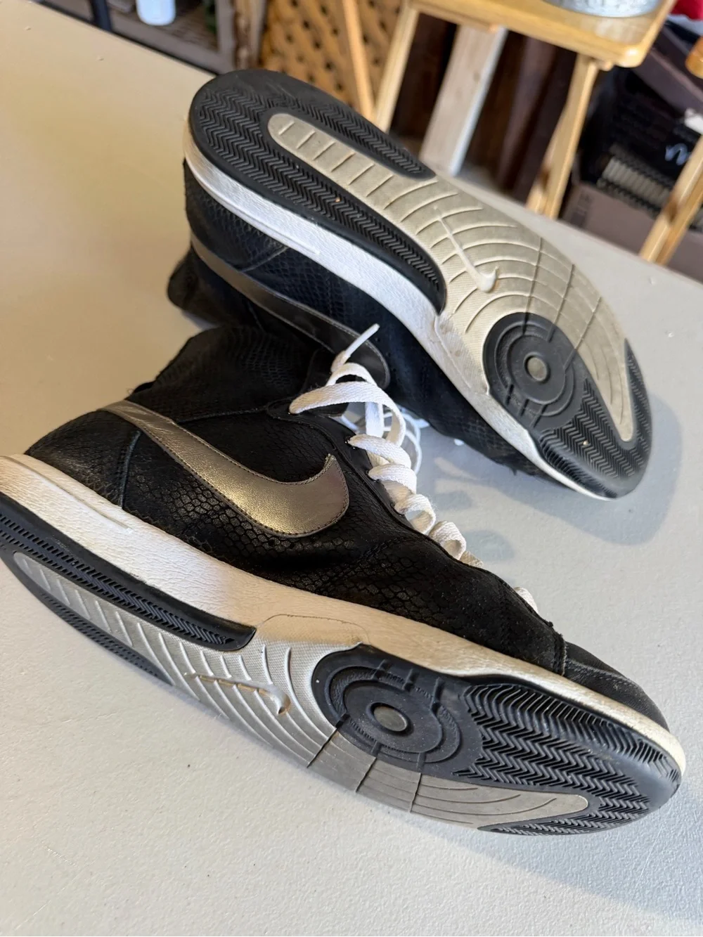 Nike Black High-Top size 9  Athletic Sneakers with White Laces - Picture 5 of 5